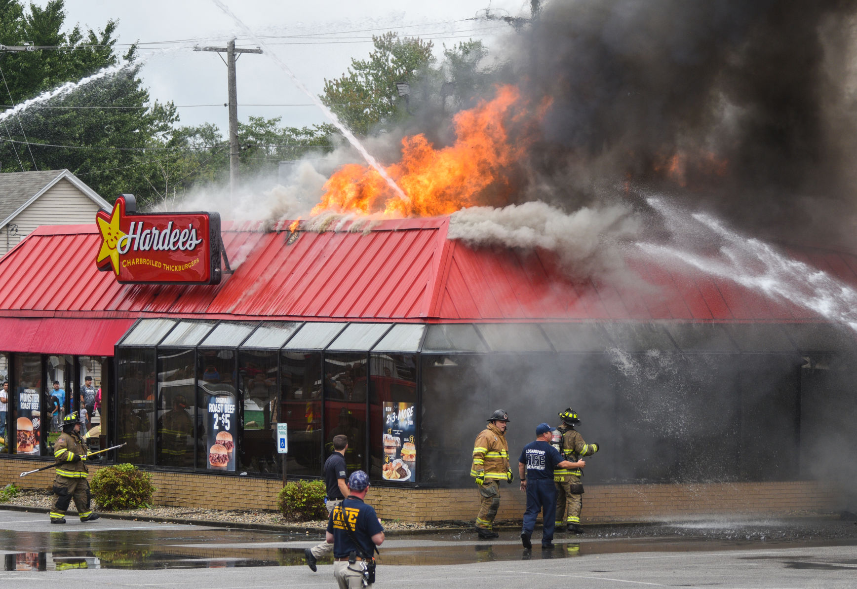 Fire destroys Hardee's